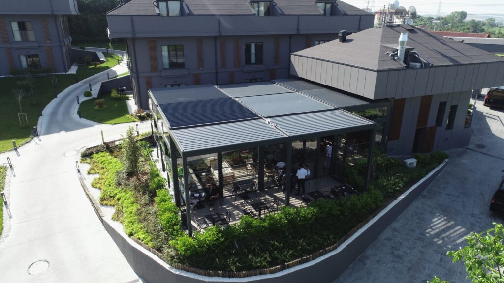 Skylounge Bioclimatic Pergola Menalo Suites Hotel (9)