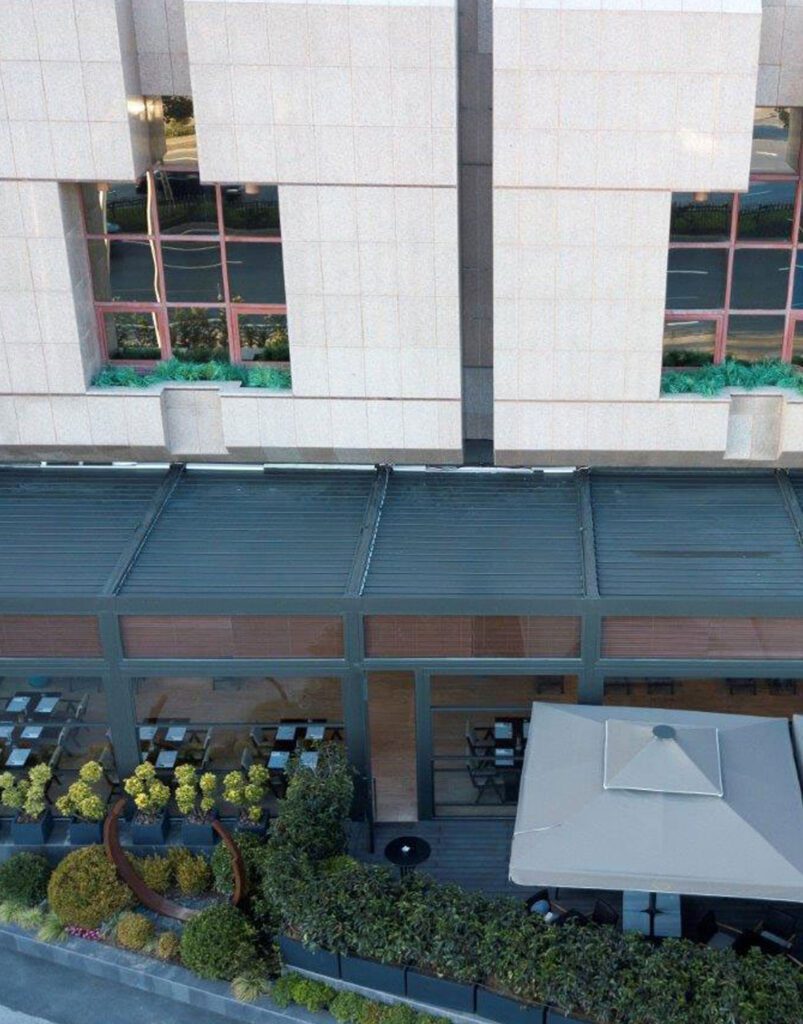 The Maslak Hilton Hotel Skylounge Bioclimatic Pergola (10)