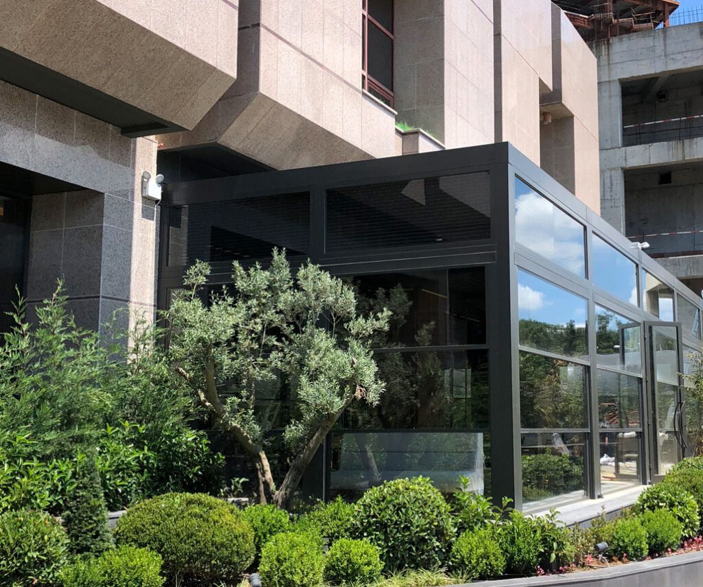 The Maslak Hilton Hotel Skylounge Bioclimatic Pergola (13)