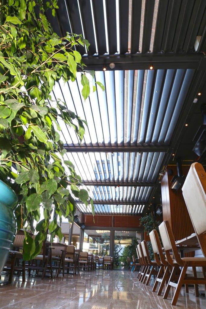 The Maslak Hilton Hotel Skylounge Bioclimatic Pergola (2)